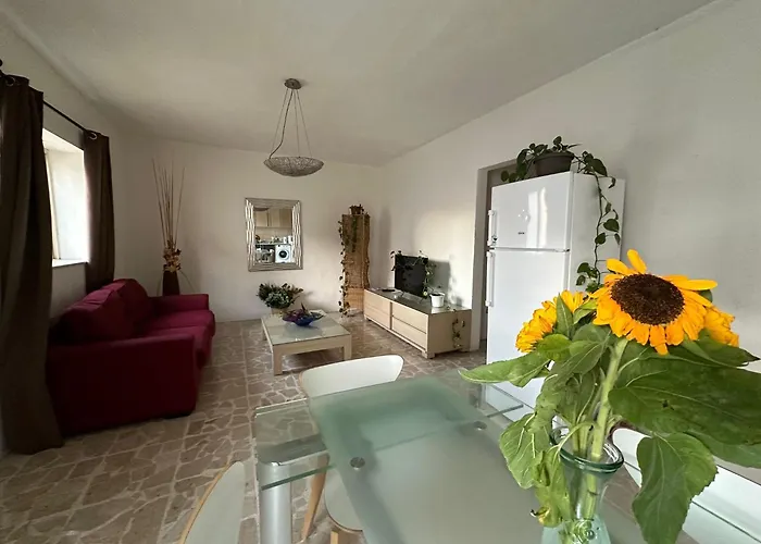 F61 Room With Private Bathroom Near The Beach In A Shared Apartment